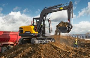 挖掘機(jī)上下坡如何操作最好？