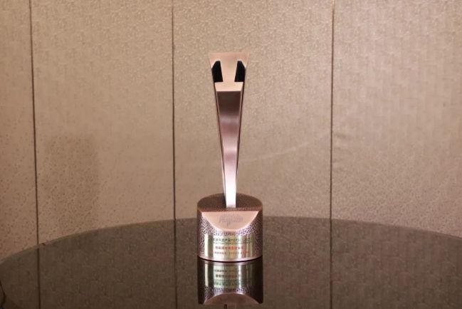 2025工程機械年度產(chǎn)品TOP50揭曉！沃爾沃建筑設(shè)備連續(xù)3年蟬聯(lián)新能源產(chǎn)品創(chuàng)新金獎